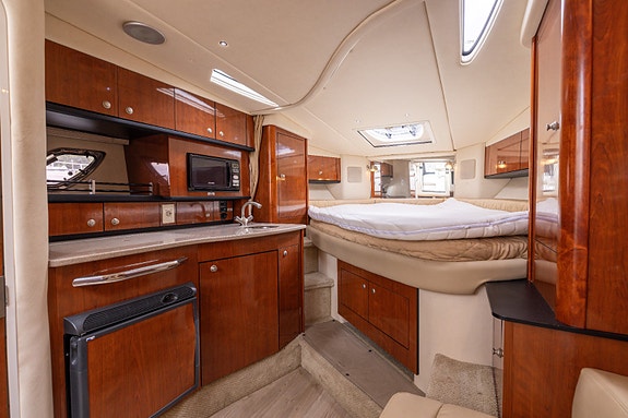 Sea Ray 335 40 knop. Skipsreg, gunstig finans. Ankervinsj akter 28 of 30