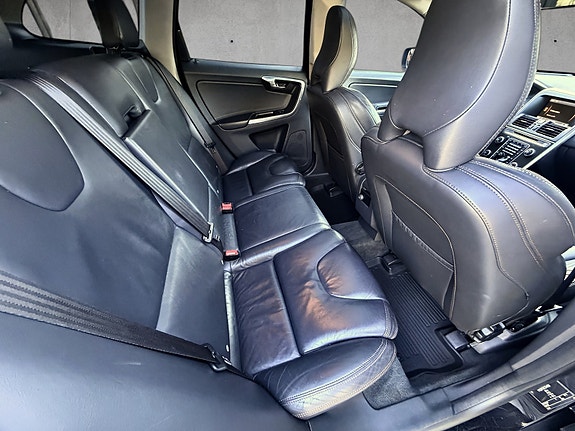 Volvo XC60 18 of 24