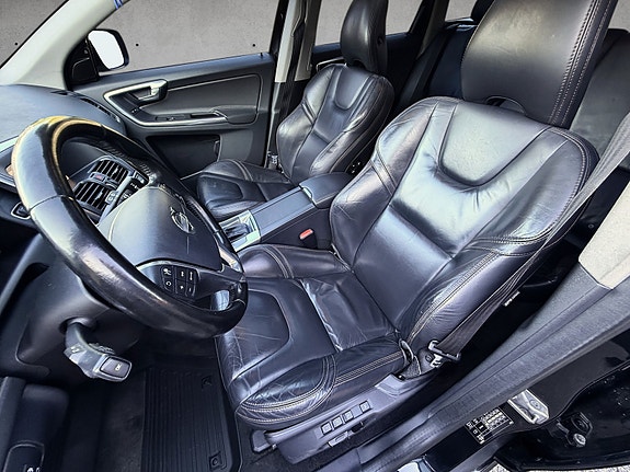 Volvo XC60 10 of 24