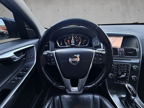 Volvo XC60 12 of 24