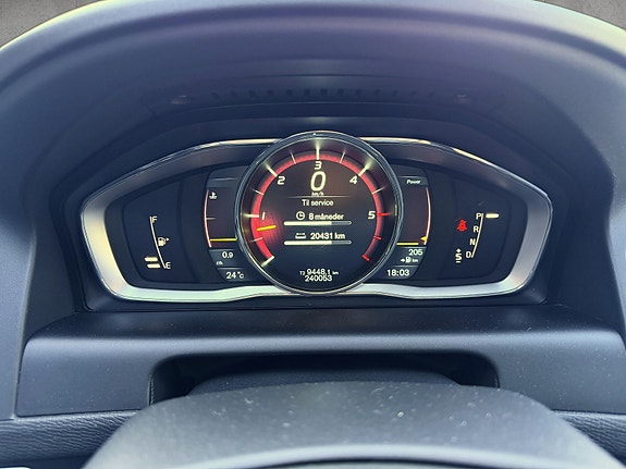 Volvo XC60 16 of 24