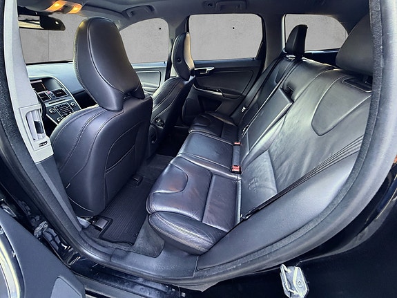 Volvo XC60 19 of 24