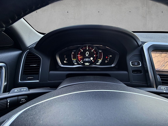 Volvo XC60 13 of 24