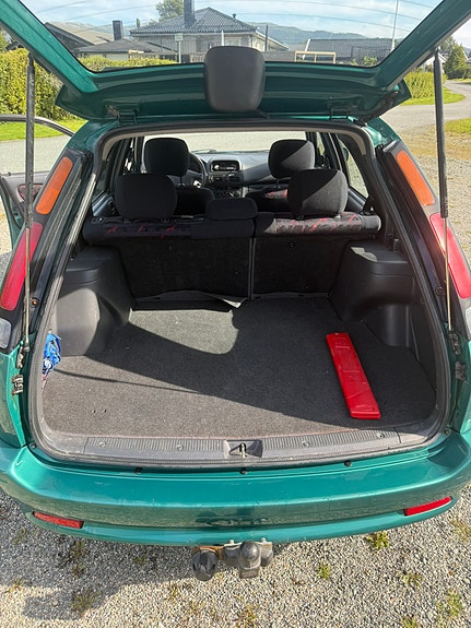 Toyota Corolla 6 of 10