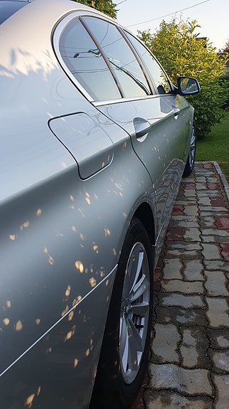 BMW 520i 2 of 5