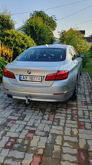 BMW 520i 4 of 5