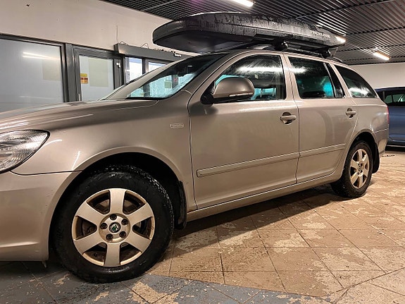Skoda Octavia 2 of 30