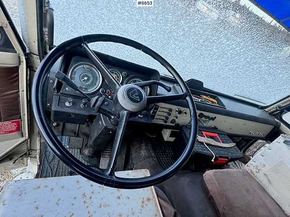 Volvo F85 Dyretransportbil 7 of 9