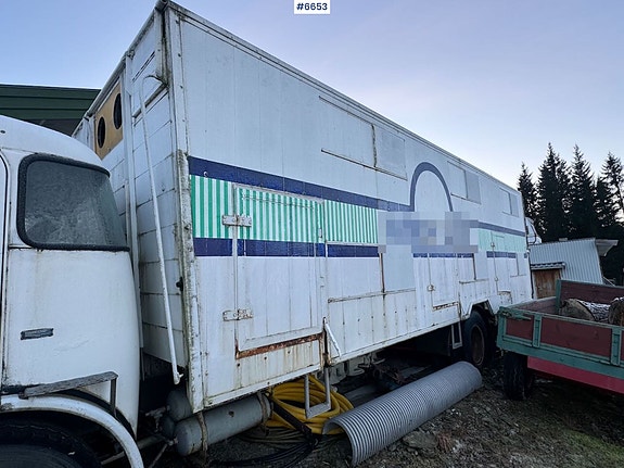 Volvo F85 Dyretransportbil 4 of 9