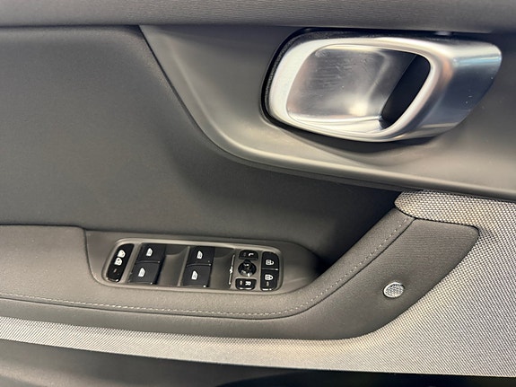 Polestar 2 14 of 16