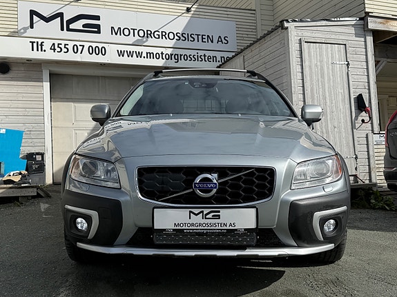 Volvo XC70 2 of 28