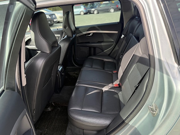 Volvo XC70 22 of 28