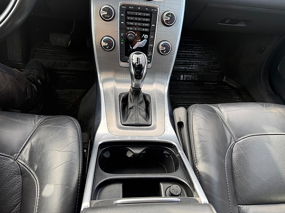 Volvo XC70 16 of 28