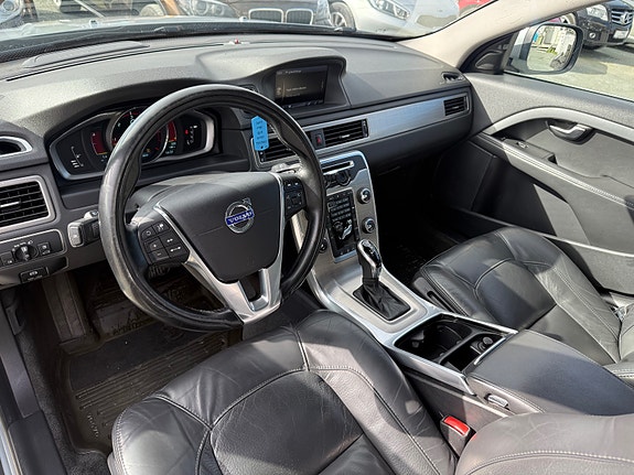 Volvo XC70 12 of 28