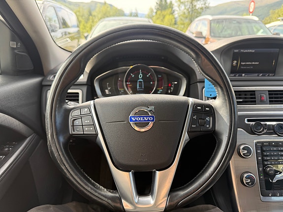 Volvo XC70 13 of 28