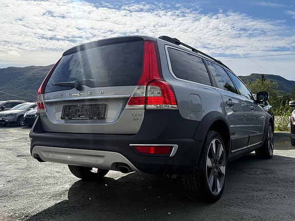 Volvo XC70 5 of 28