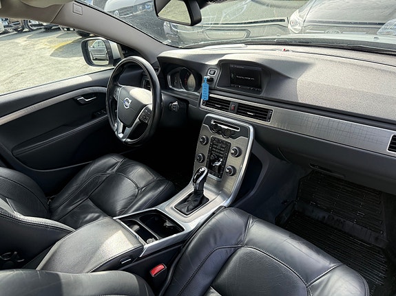 Volvo XC70 27 of 28