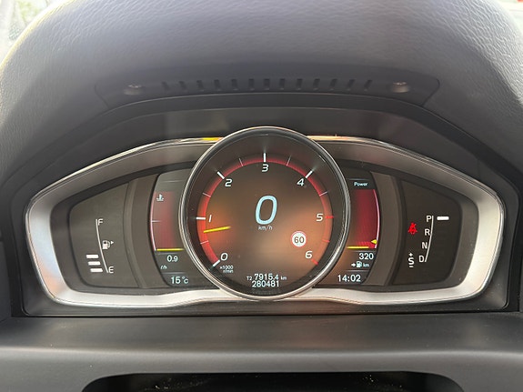 Volvo XC70 14 of 28