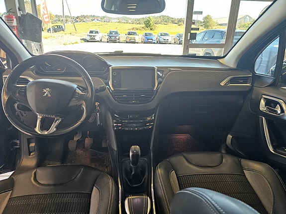Peugeot 2008 11 of 14