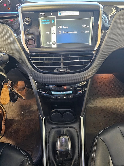Peugeot 2008 12 of 14