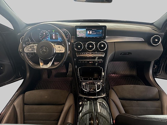 Mercedes-Benz C200 10 of 26