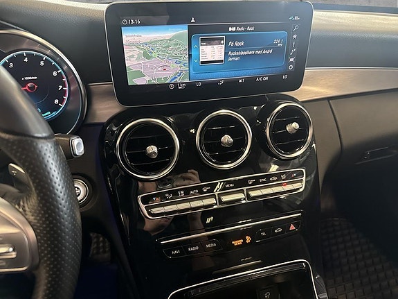 Mercedes-Benz C200 12 of 26