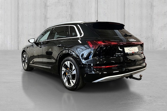 Audi e-tron 6 of 24