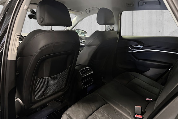 Audi e-tron 12 of 24