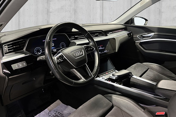 Audi e-tron 10 of 24
