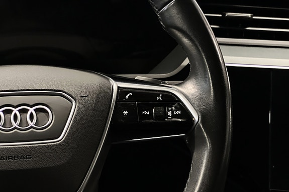 Audi e-tron 18 of 24