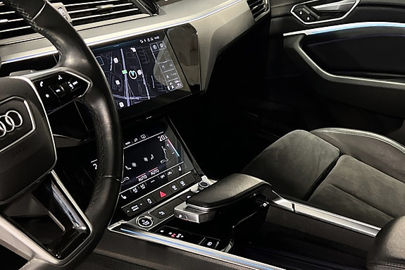Audi e-tron 13 of 24
