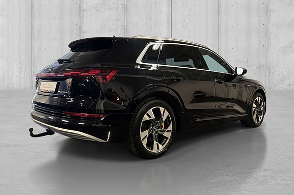 Audi e-tron 3 of 24