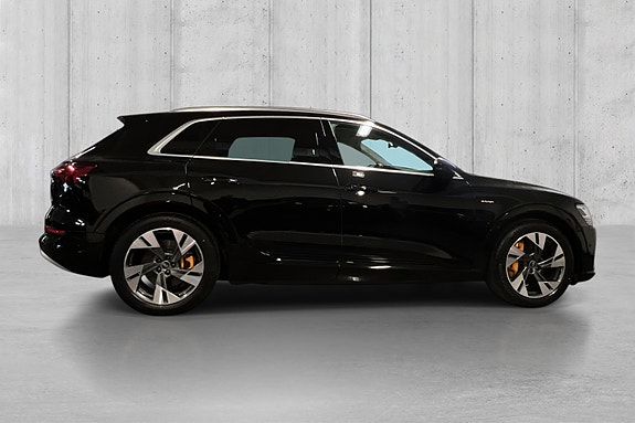 Audi e-tron 2 of 24