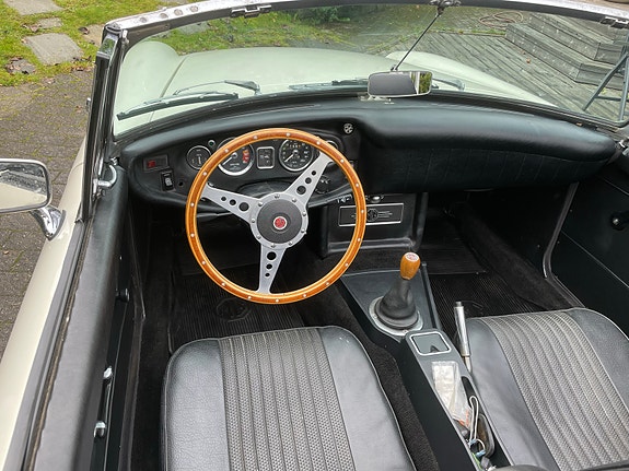 MG B 5 of 25