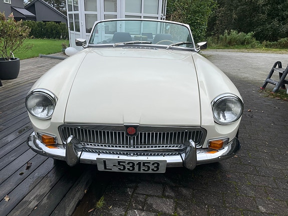 MG B 8 of 25