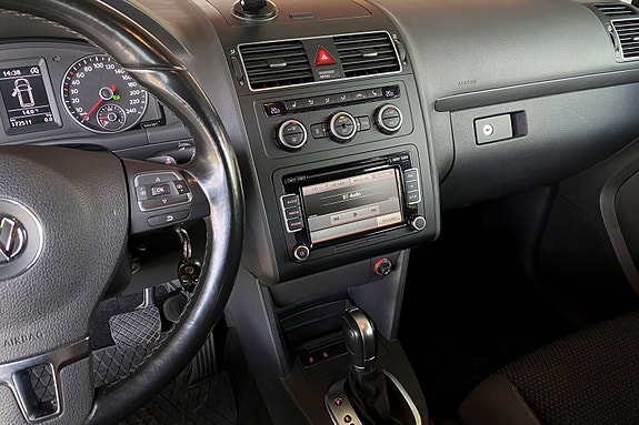 Volkswagen Touran 22 of 28