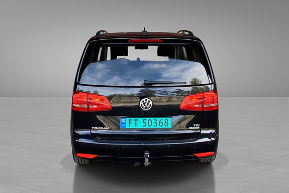 Volkswagen Touran 9 of 28