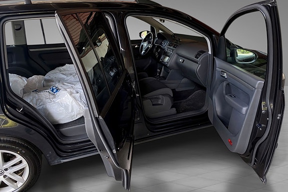 Volkswagen Touran 21 of 28
