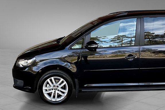 Volkswagen Touran 6 of 28