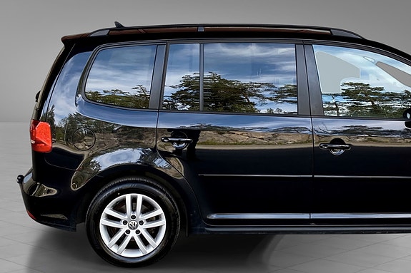 Volkswagen Touran 12 of 28