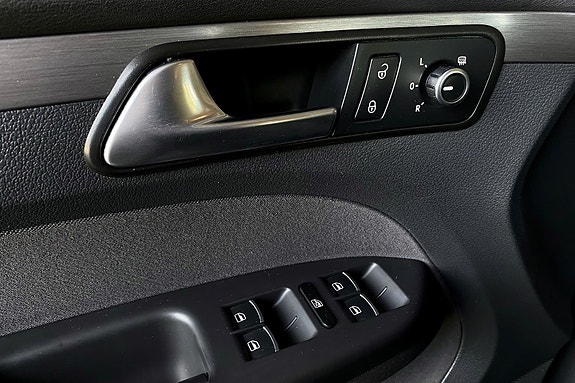 Volkswagen Touran 26 of 28