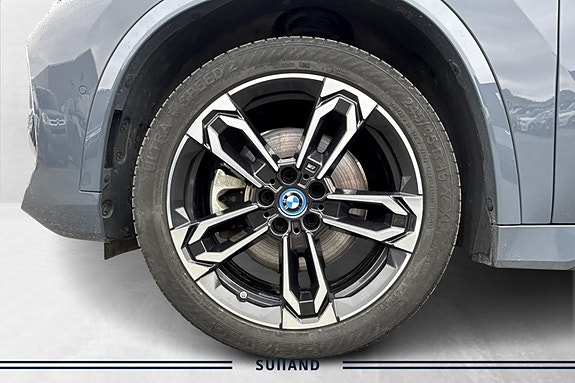 BMW iX1 21 of 23