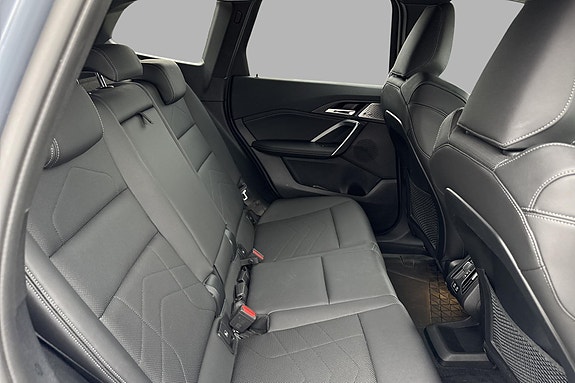 BMW iX1 18 of 23
