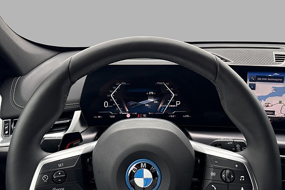 BMW iX1 13 of 23