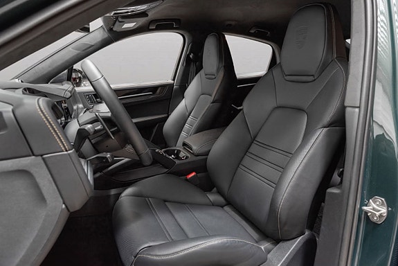 Porsche Cayenne Coupe 28 of 30