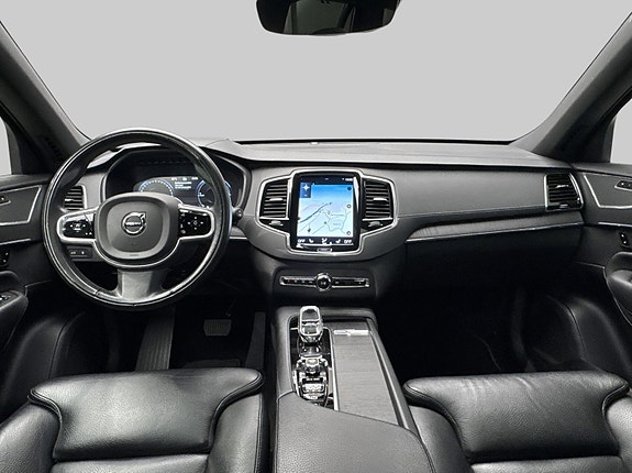 Volvo XC90 17 of 30