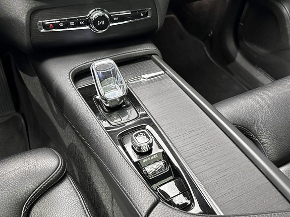 Volvo XC90 20 of 30
