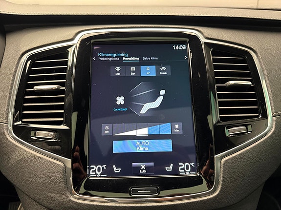 Volvo XC90 25 of 30