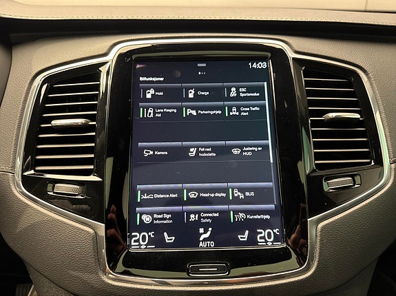 Volvo XC90 27 of 30