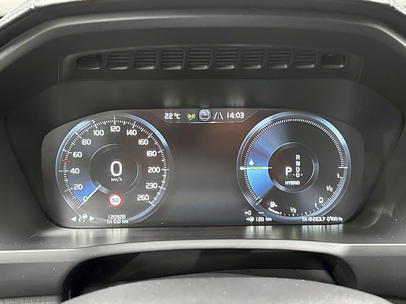 Volvo XC90 19 of 30